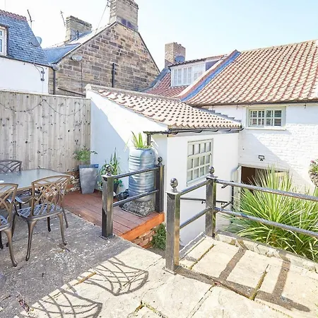 Host & - Spring * Whitby