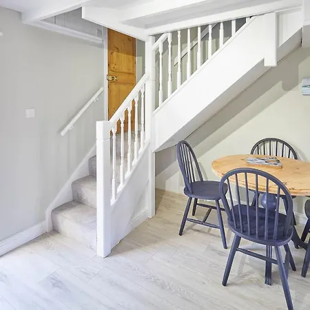 Host & - Spring Whitby