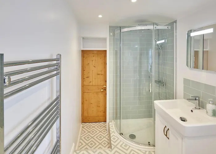 Host & - Spring بيت للعطل