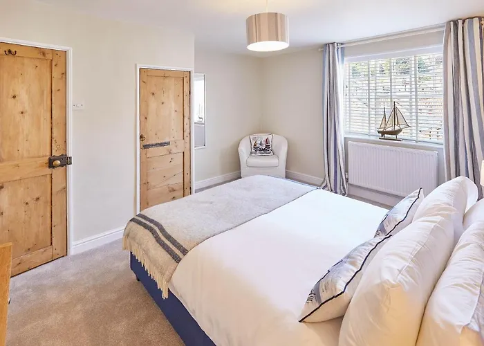 Host & - Spring بيت للعطل *